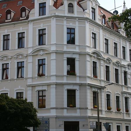 Gaestehaus Lisakowski Pension Am Brautwiesenpark กอร์ลิตซ์ ภายนอก รูปภาพ