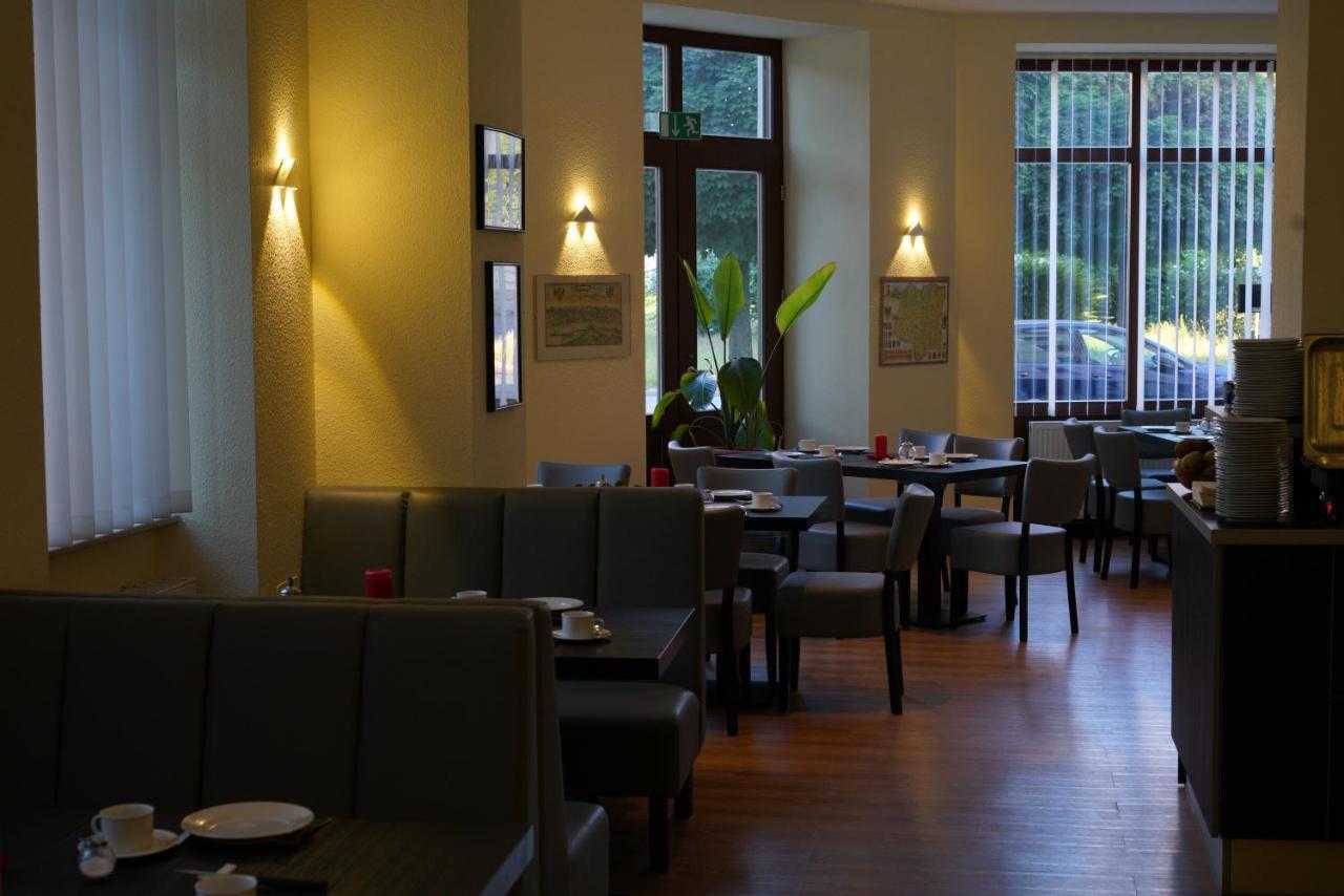 Gaestehaus Lisakowski Pension Am Brautwiesenpark กอร์ลิตซ์ ภายนอก รูปภาพ