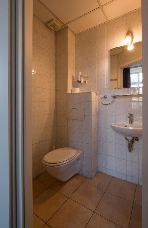 Gaestehaus Lisakowski Pension Am Brautwiesenpark กอร์ลิตซ์ ภายนอก รูปภาพ
